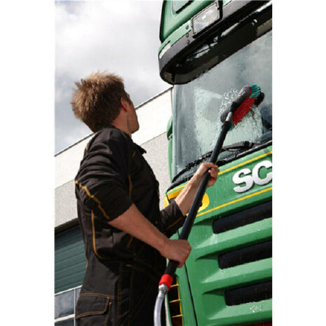 Vikan Transport wasborstel met waterdoorvoer rubberen stootrand ovaal zwart zachte vezels 370mm